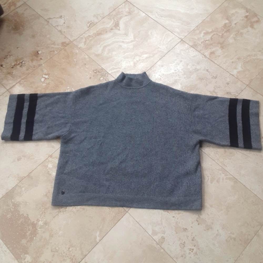 Malissa J Fleece Jersey Top, Perkins Neck, Cropped Two-Bar Sleeve, EUC